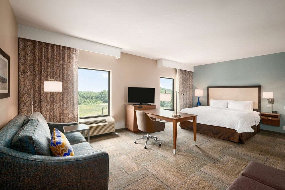 Hampton Inn & Suite - Lavonia, GA.