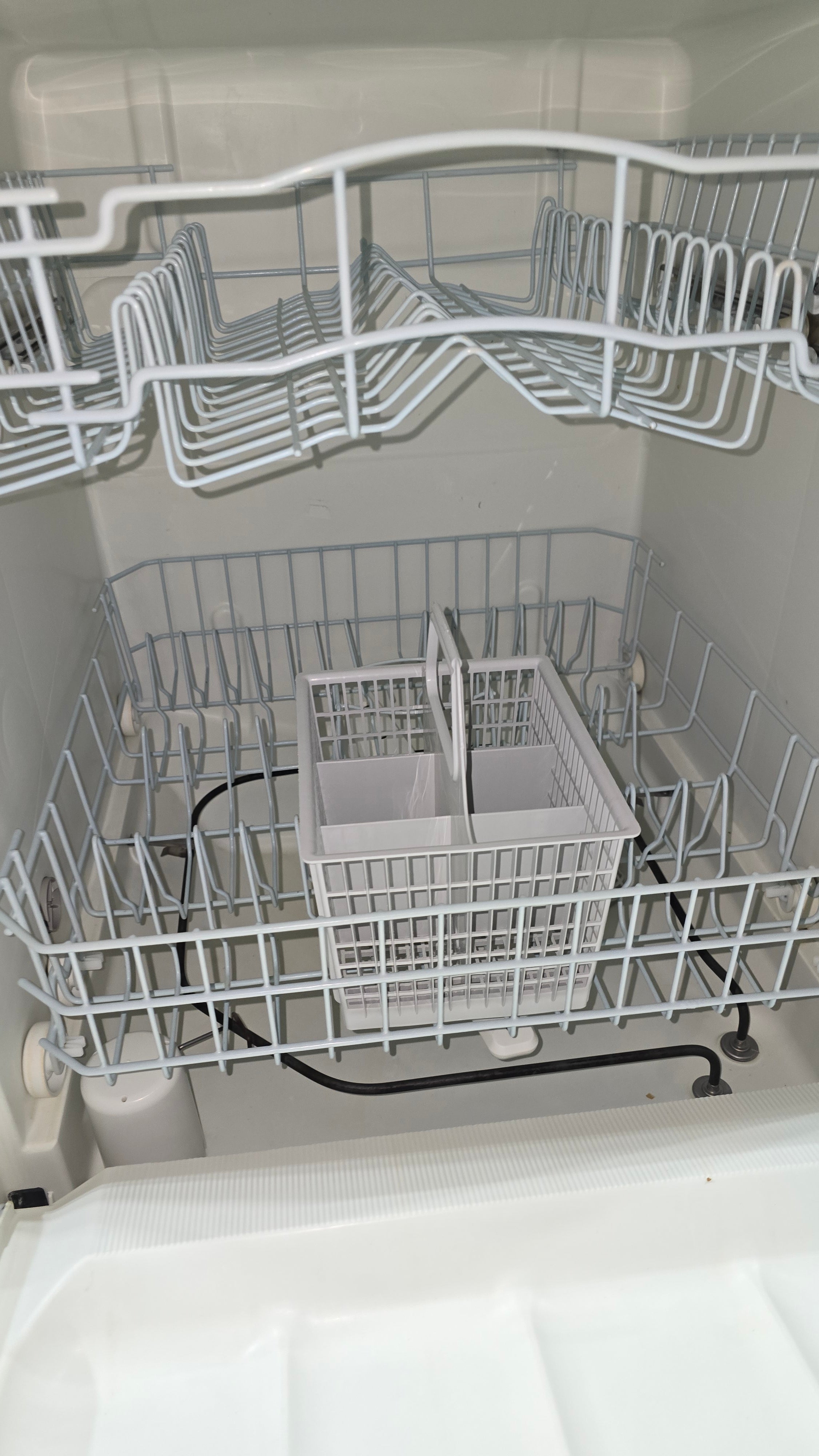 GE white dishwasher used in very good condition