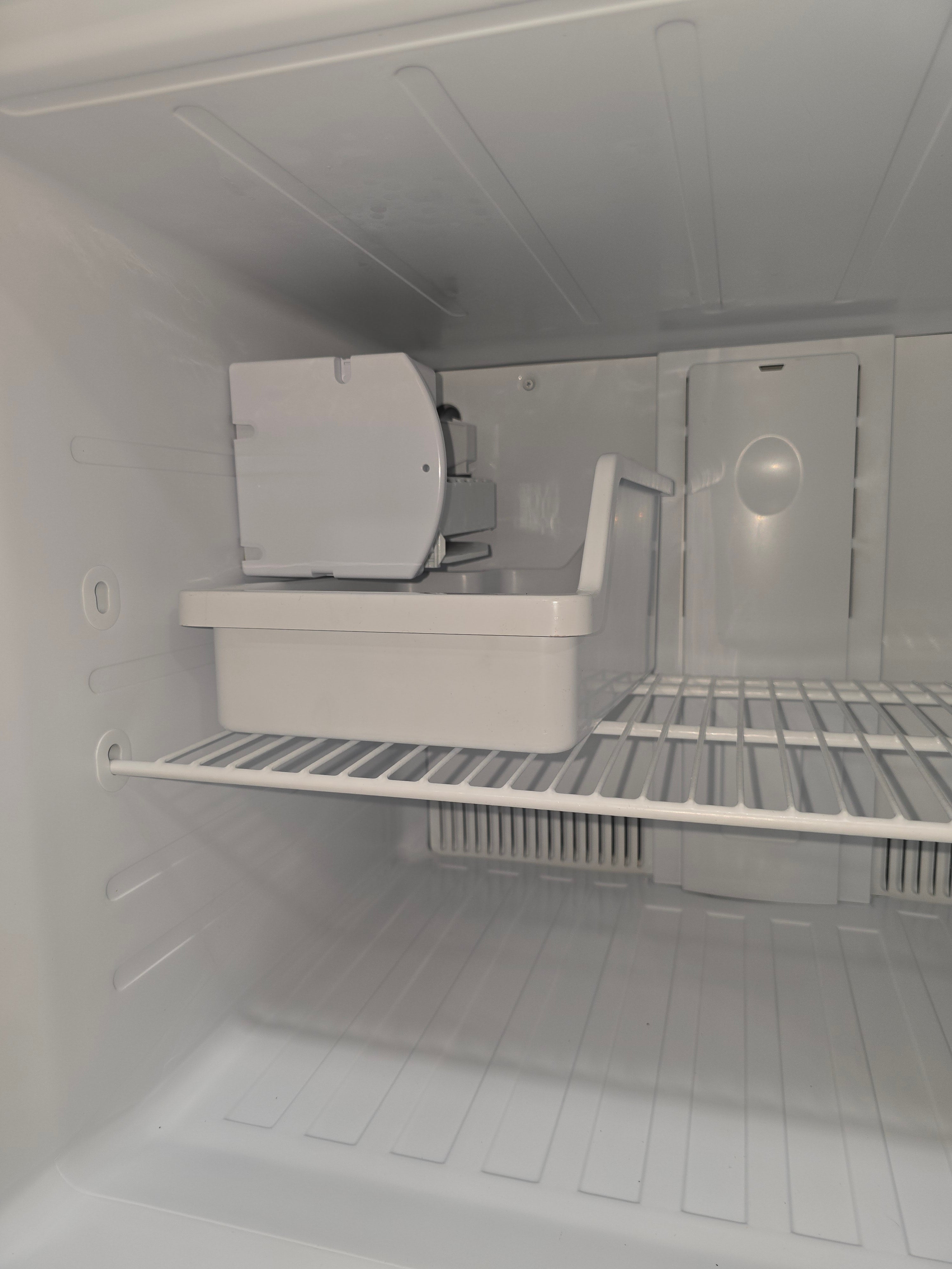 Top freezer compartment detail