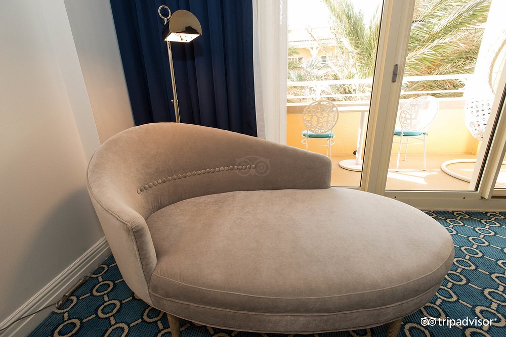 EAU RESORT & SPA
