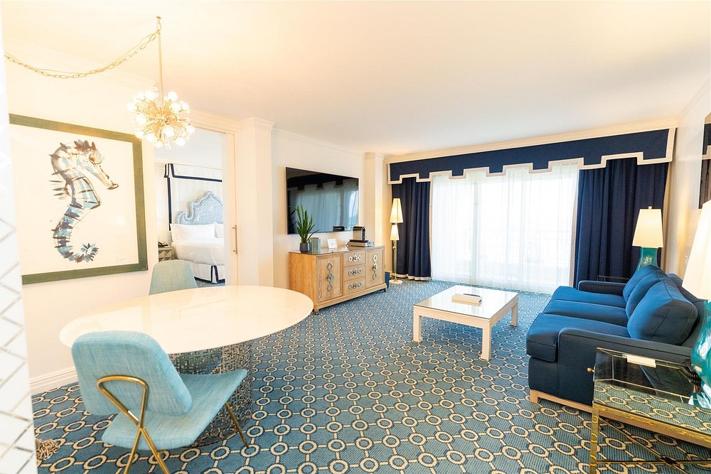 EAU RESORT & SPA