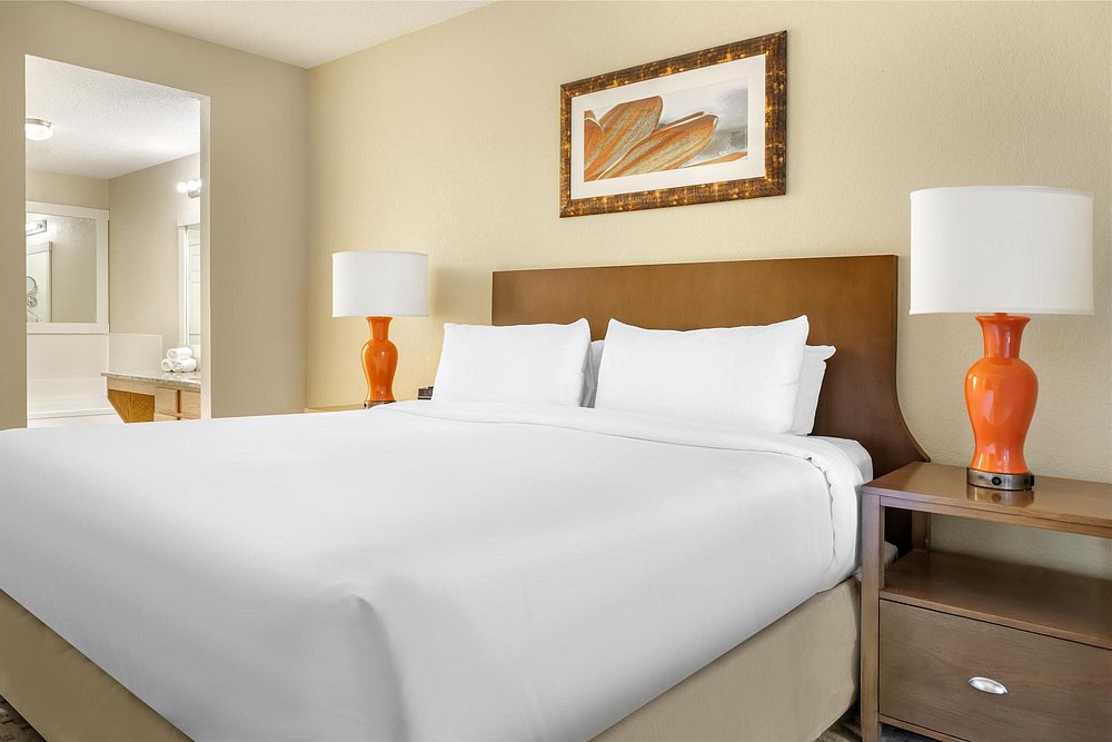 Luxury hotel room with commercial-grade hospitality furniture from professional hotel furniture manufacturers.