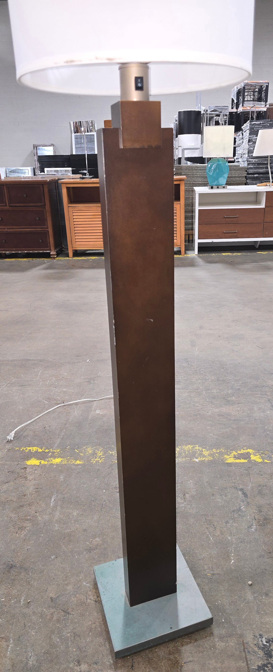 SHL-metal-column-base-wood-look-finish-detail