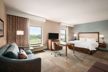 Hampton Inn &amp; Suite - Lavonia, GA.