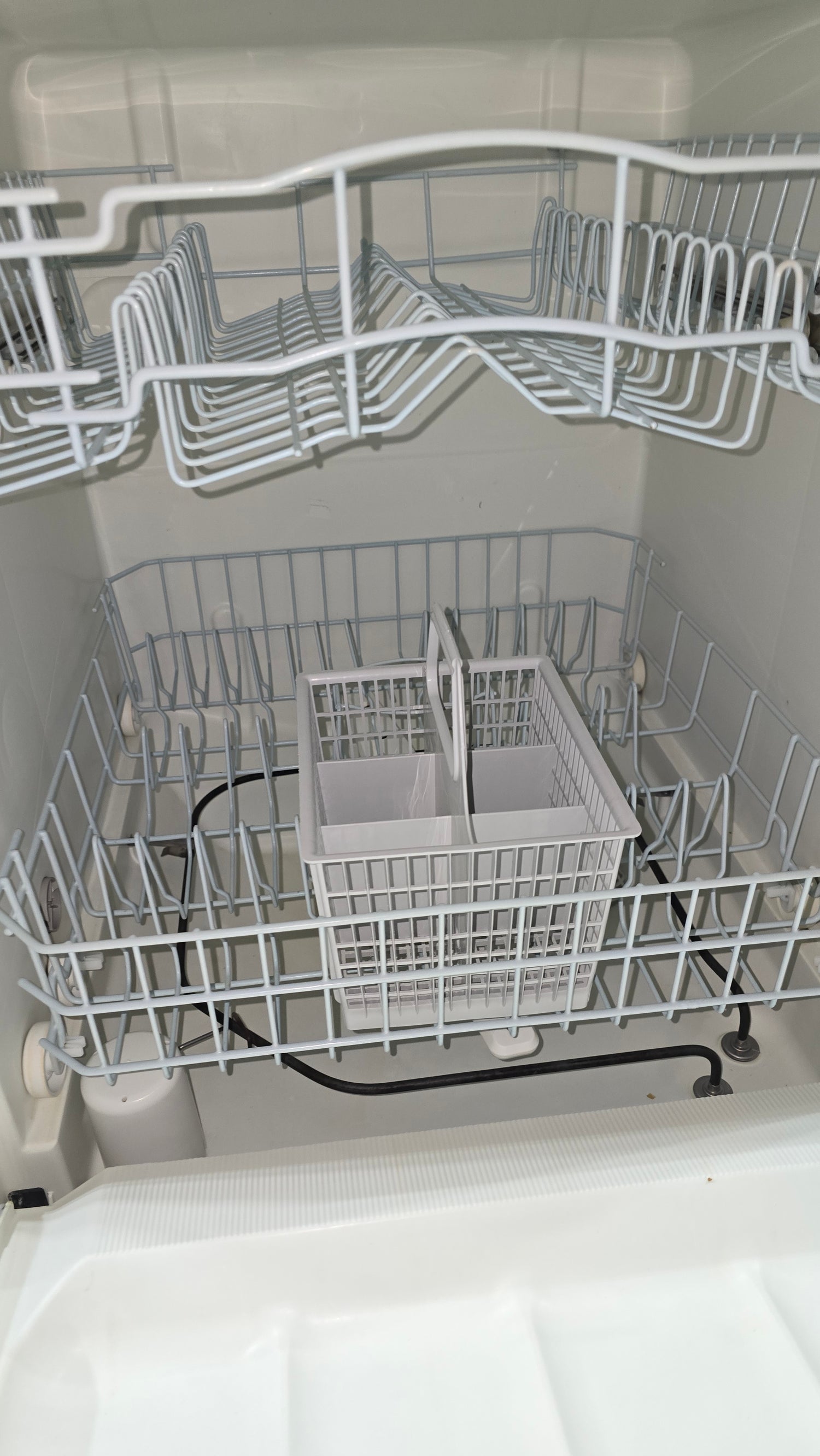 GE white dishwasher used in very good condition