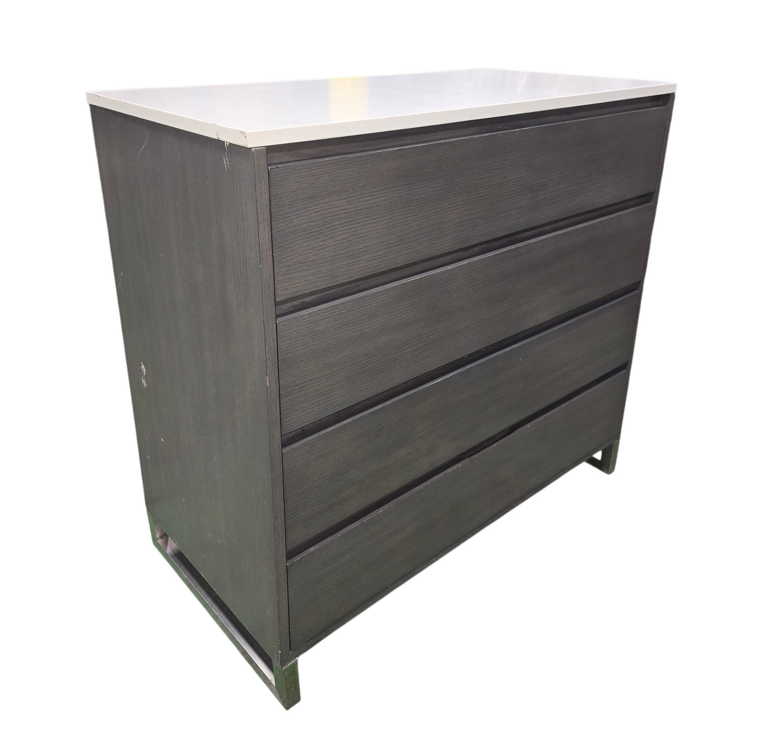Gray 4 drawer dresser in good condition