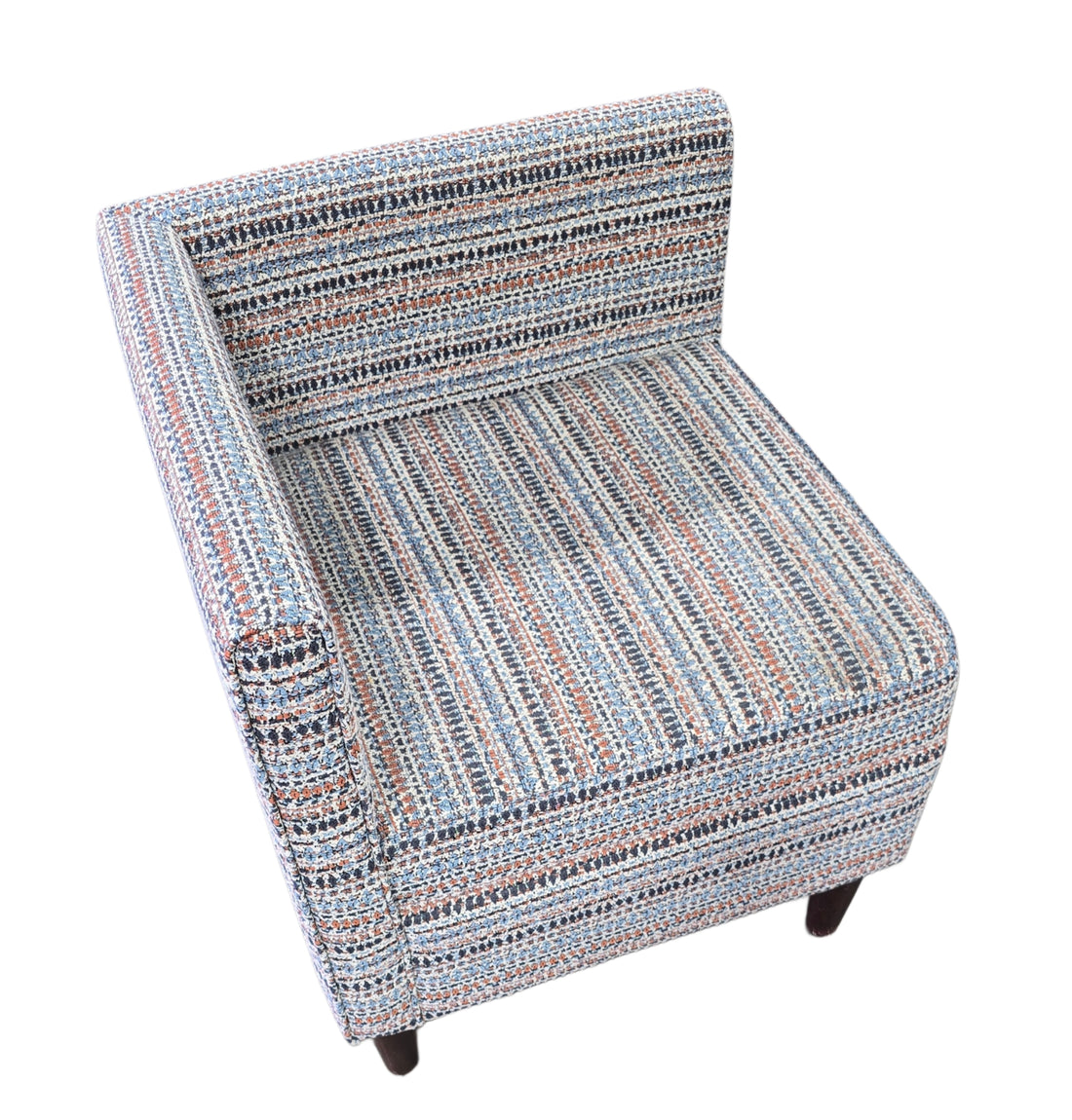 SHL close-up of seat detail showing 19 inch seat height on corner accent chair