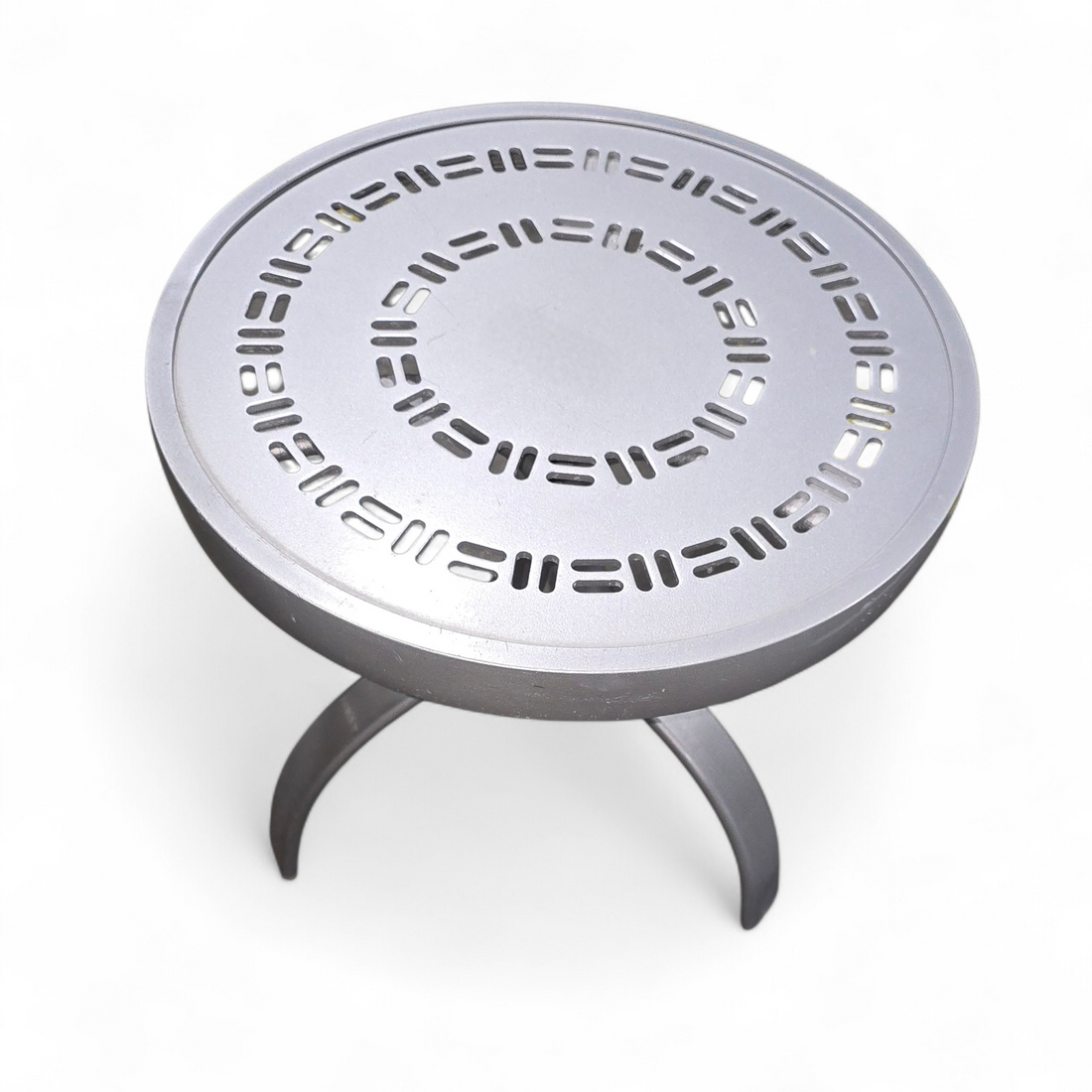 SHL top view of round silver metal patio side table, used and in good condition