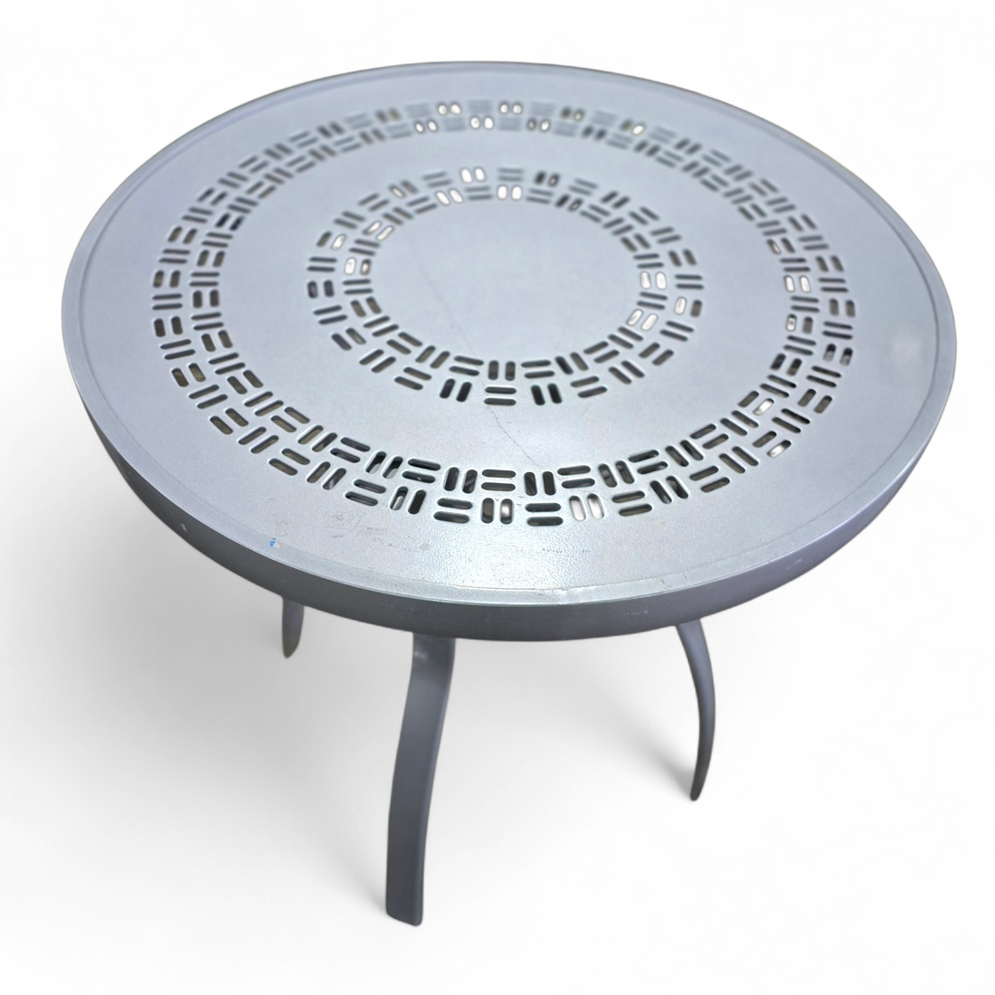 SHL top view of round silver metal outdoor patio table, used and in good condition