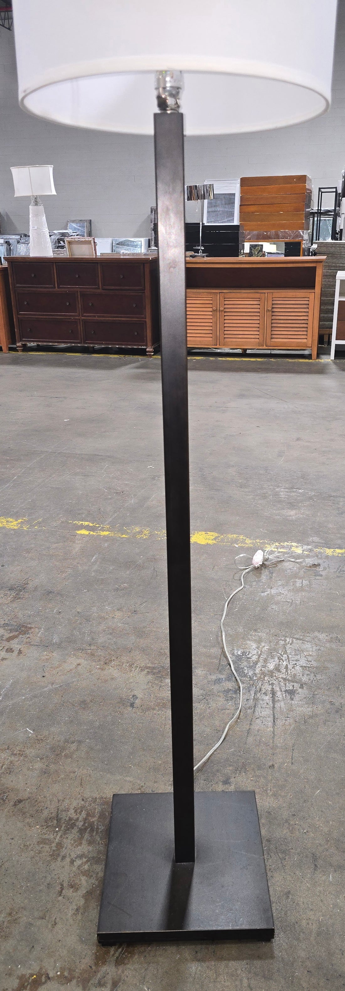 SHL-square-base-modern-metal-floor-lamp