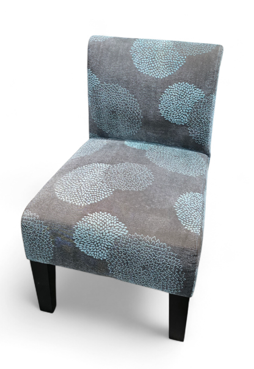 SHL front view of sunflower decor slipper chair, 20 x 23, used and in good condition