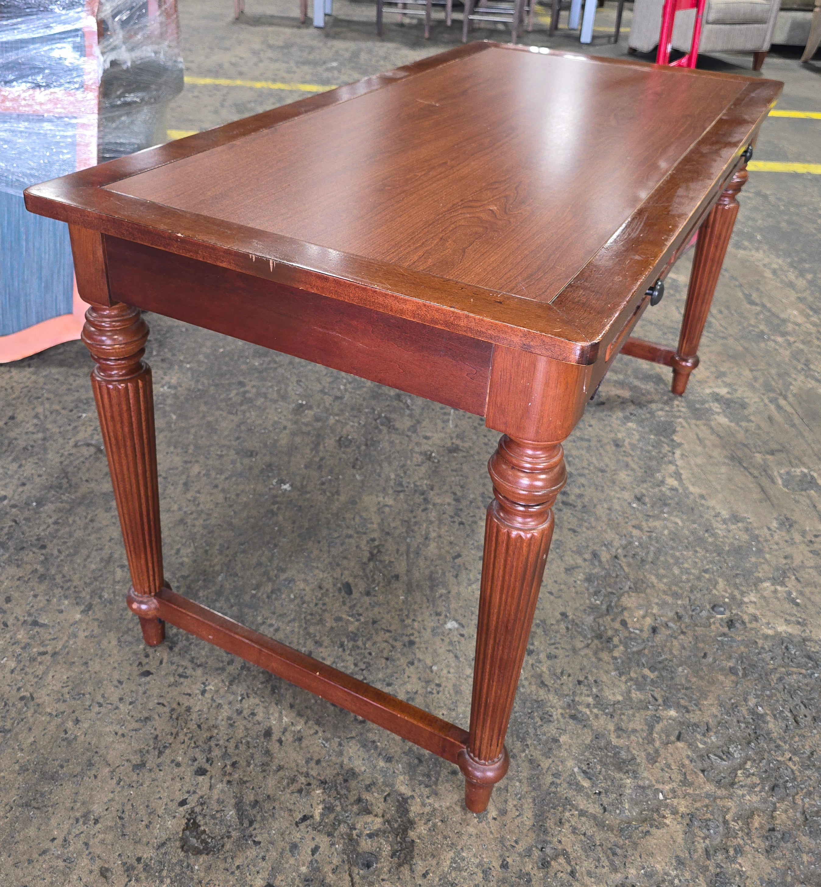 SHL used quality resort wood desk featuring a pull-out keyboard tray and pencil drawer