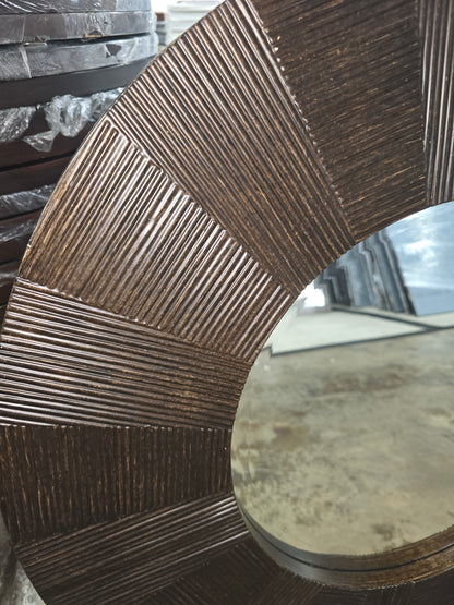 Used round wall mirror in good condition 29.5 inch diameter
