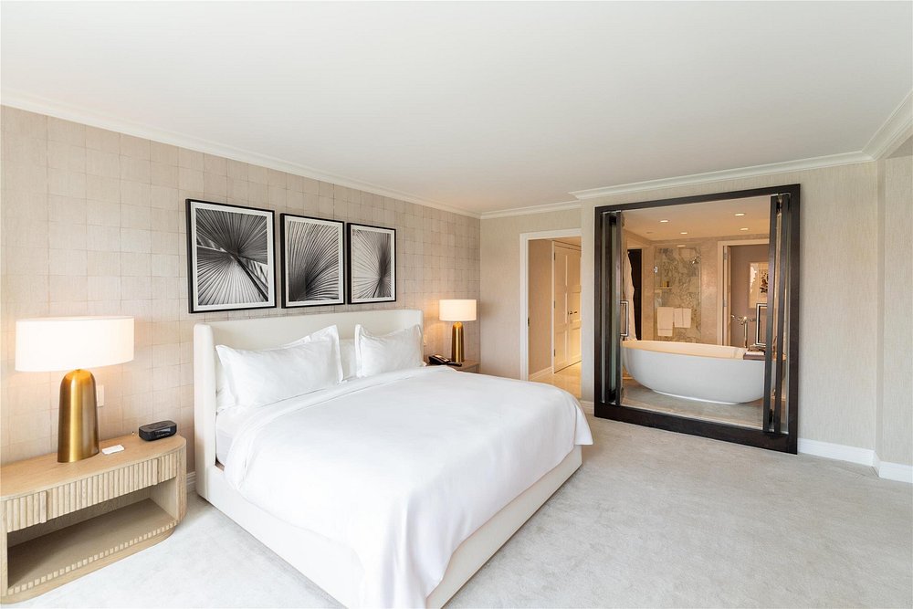 EAU RESORT &amp; SPA