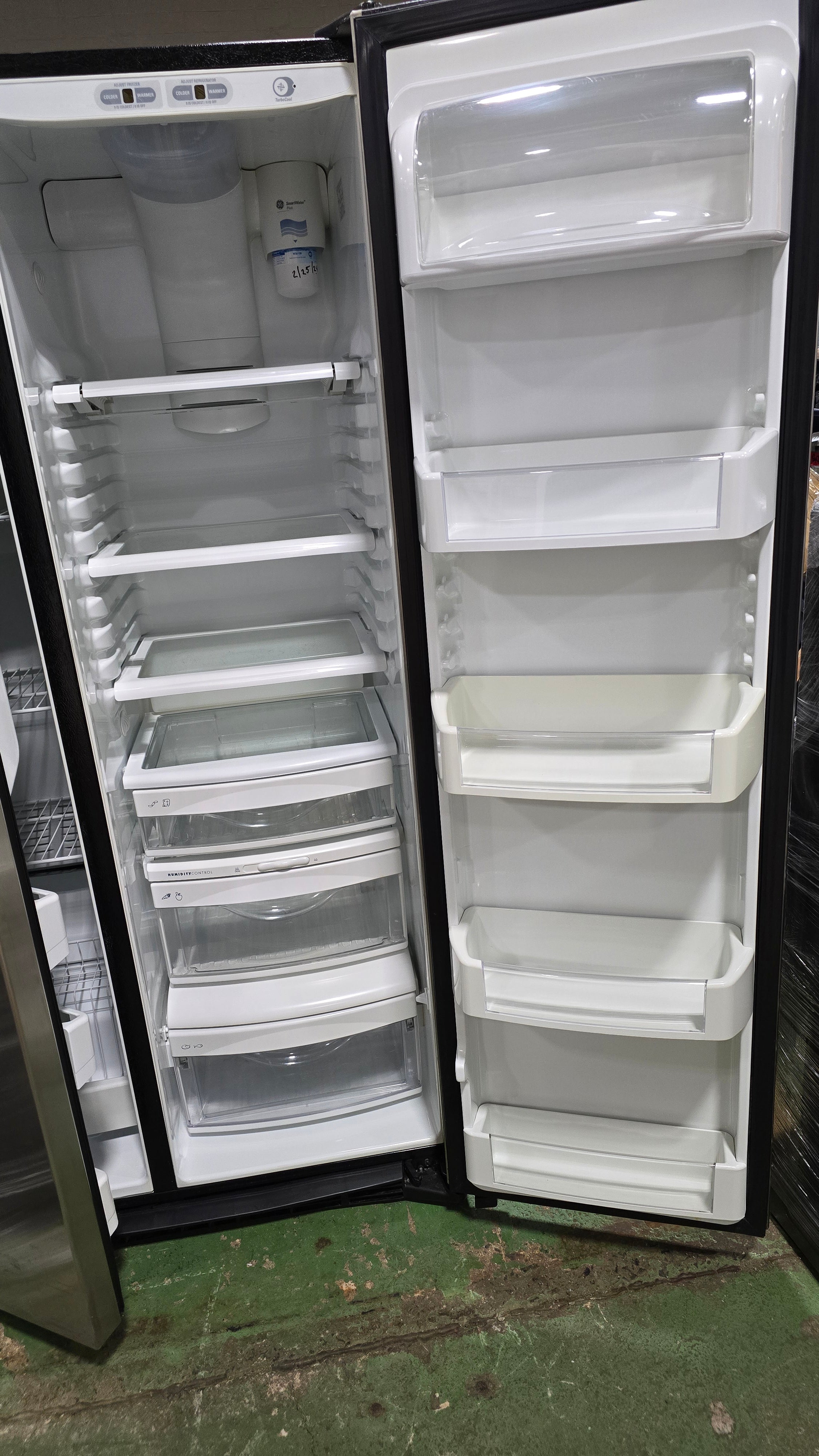 GE Side BY Side Fridge/Freezer