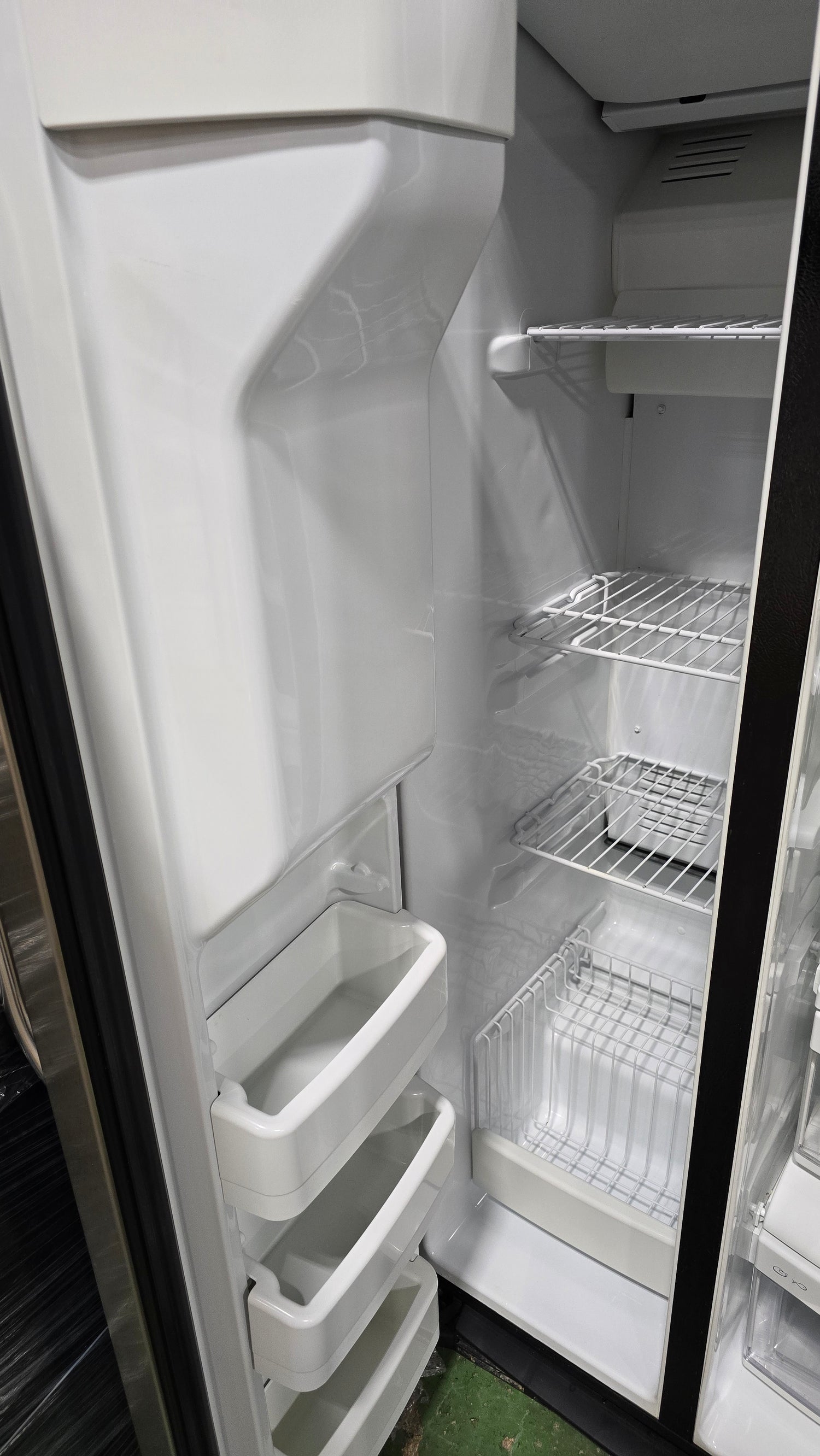 GE Side BY Side Fridge/Freezer